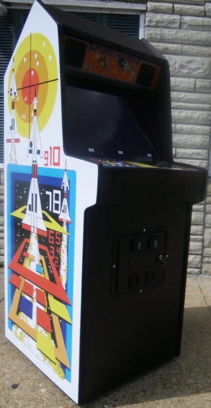 MISSILE COMMAND ARCADE GAME WITH A LOTS OF NEW PARTS-EXTRA SHARP-HEAVY DUTY, COIN OPERATED, COMMERCIAL GRADE WITH FREE PLAY OPTION