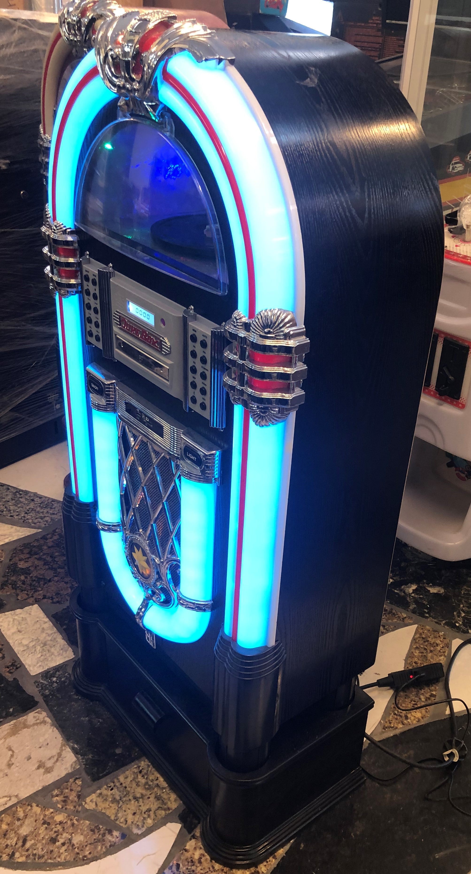 IMG_4089 Iplay Juke Box Model B, non-coin op, great for homes and business, free shipping