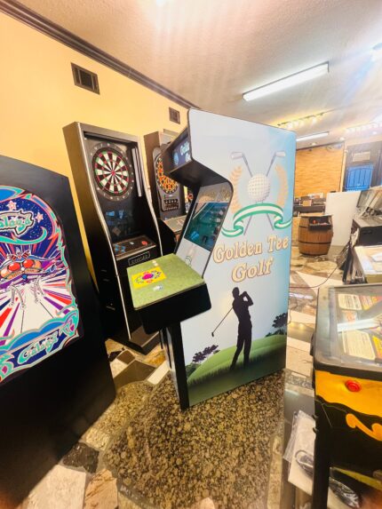 GOLDEN TEE 2000 WITH LOTS OF NEW PARTS-EXTRA SHARP-HEAVY DUTY, COIN OPERATED, COMMERCIAL GRADE WITH FREE PLAY OPTION